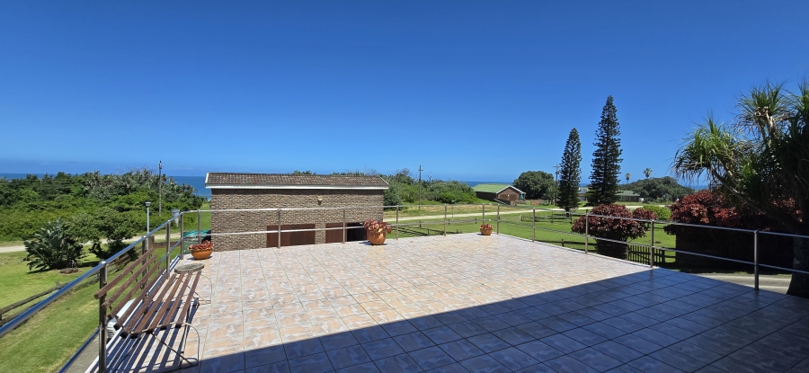 4 Bedroom Property for Sale in Marshstrand Eastern Cape